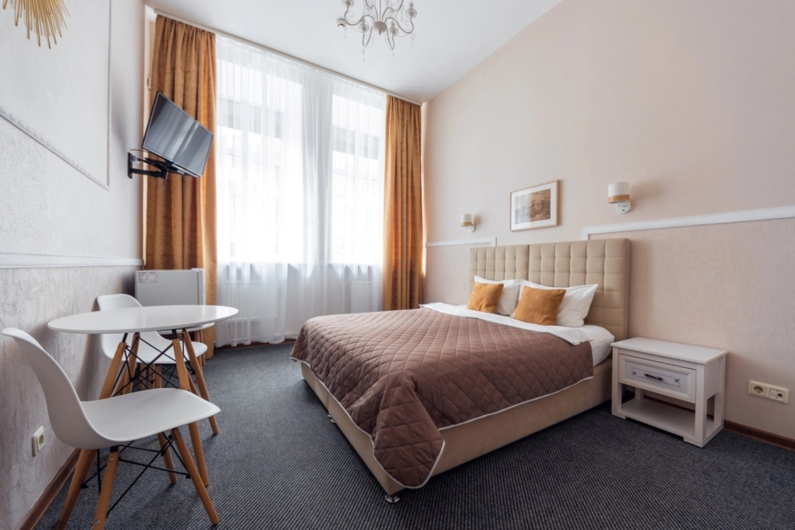 Отель Искра