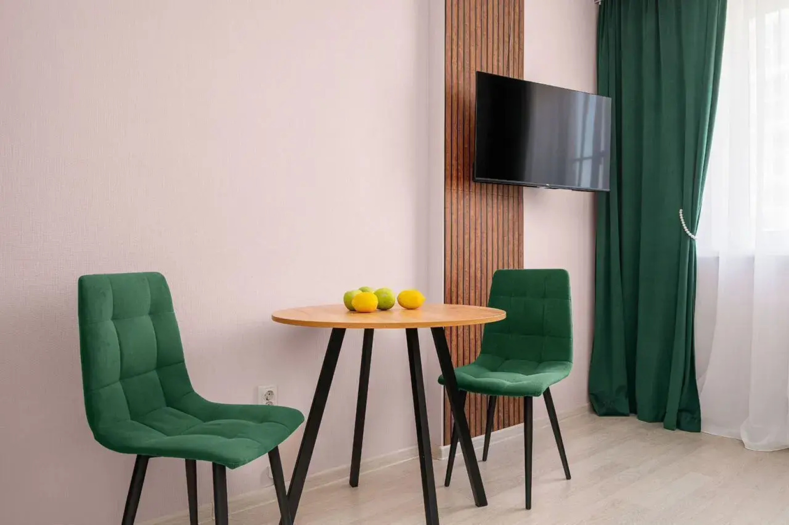 Квартира на бeрегу oзepа