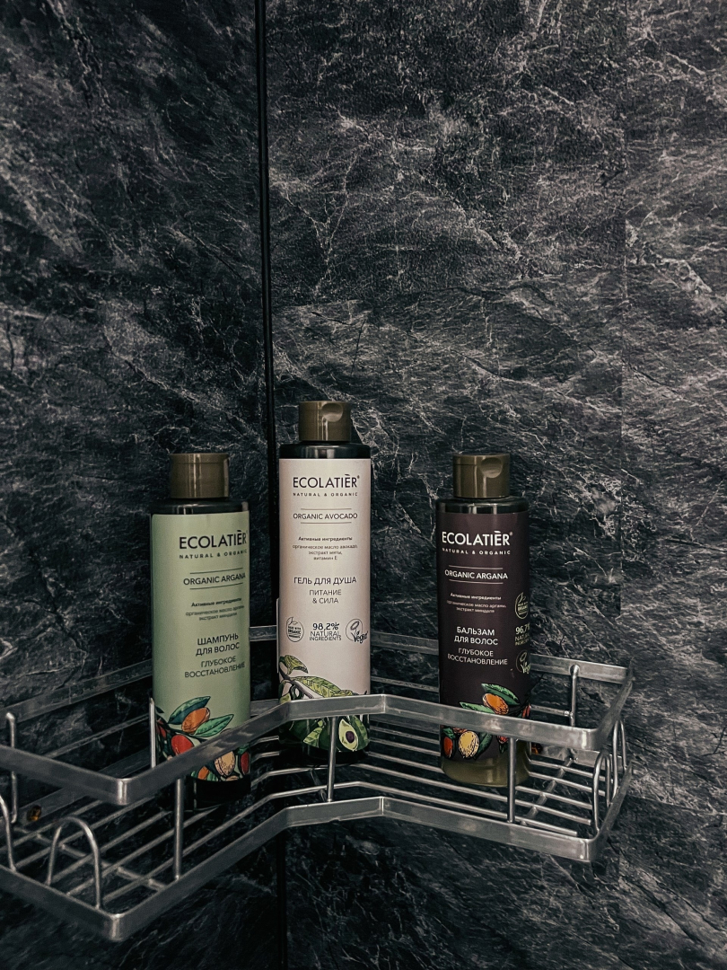 Частный дом  Belov House  с панорамным остеклением у леса