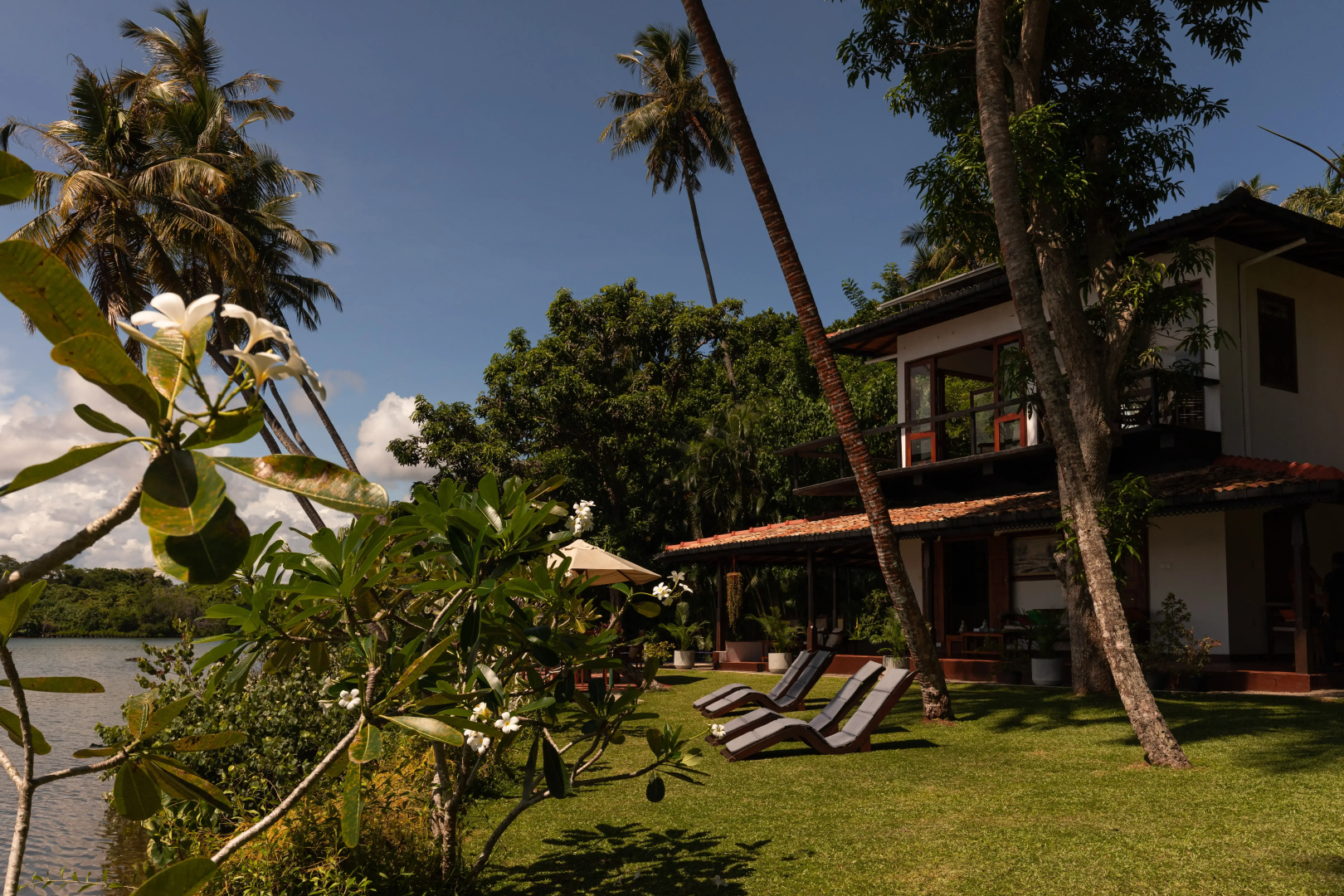 Вилла South Point Cottage 3 bedrooms Lake front