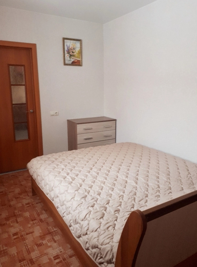 Квартира Трехкомнатная на Дзержинского