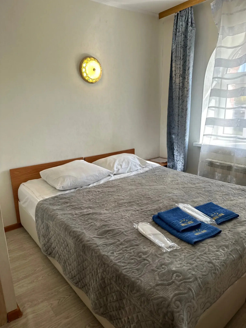 Отель Лотос