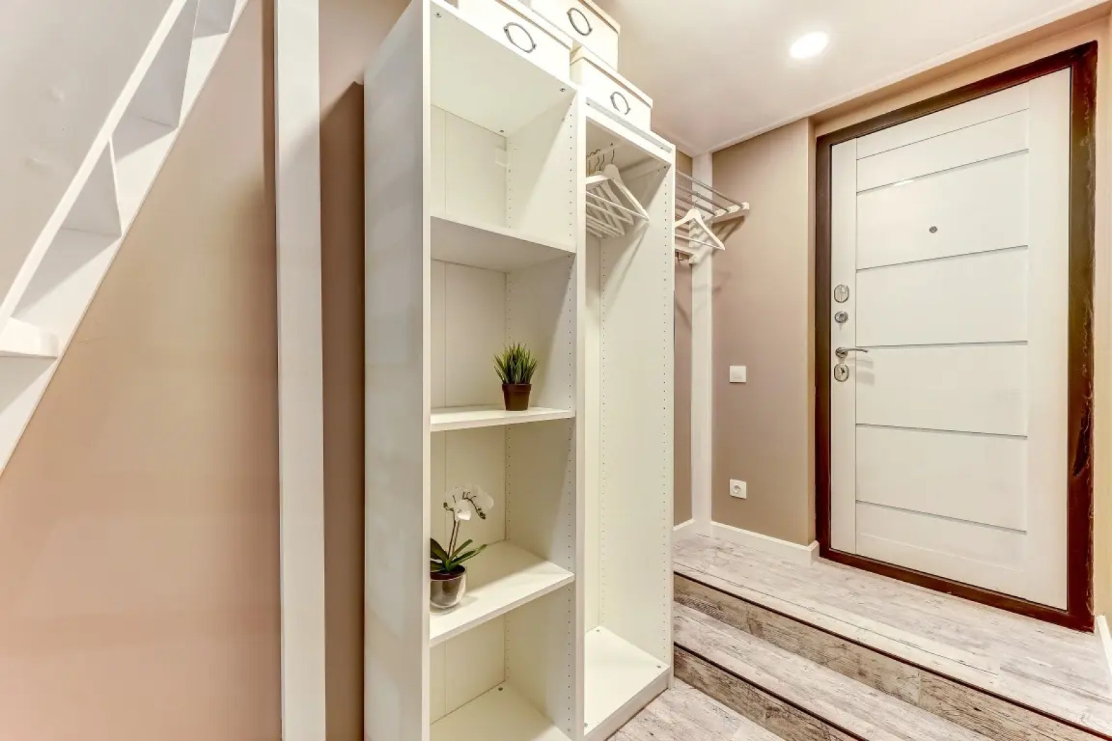 Апартаменты SweetHome на Мойке 40