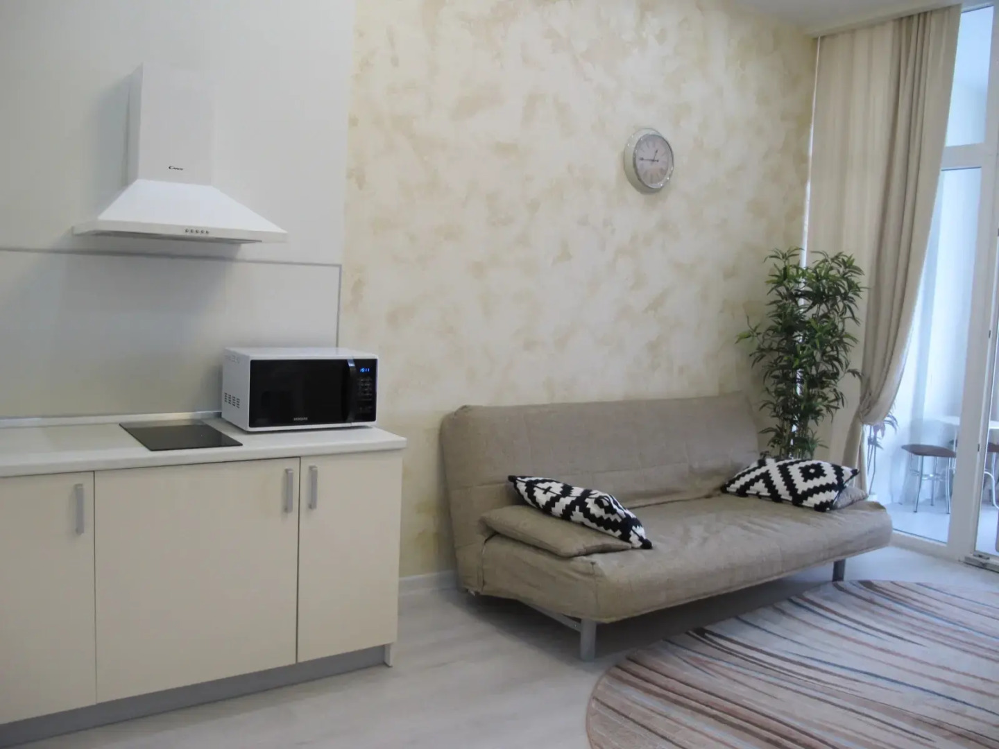 Апартаменты бульвар Надежд 6/2