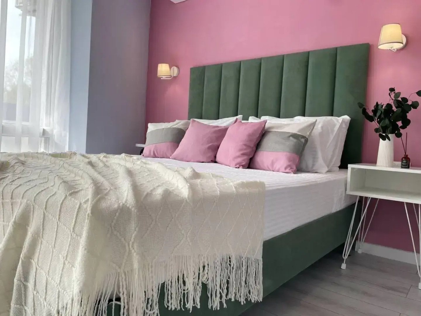 Апартаменты с видом на море большим балконом в 3-х минутах от пляжа