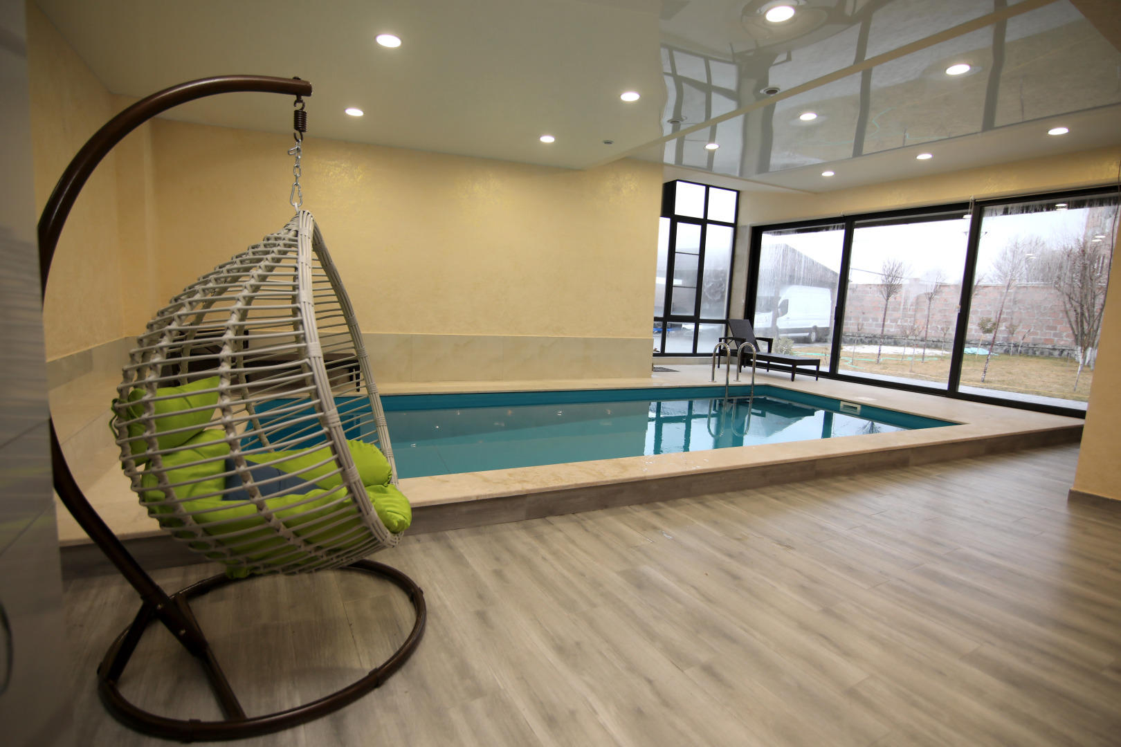 Отель Louvre Home