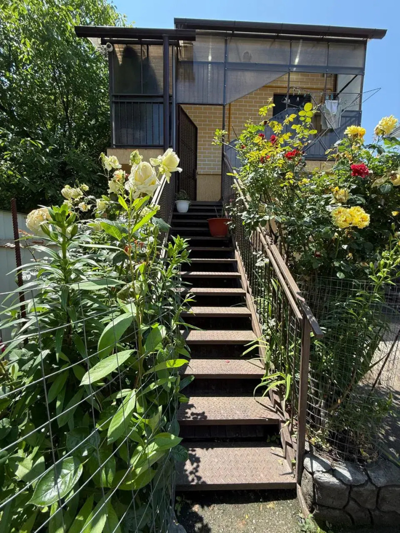 Квартира с Отдельным Входом в центре Ессентуков