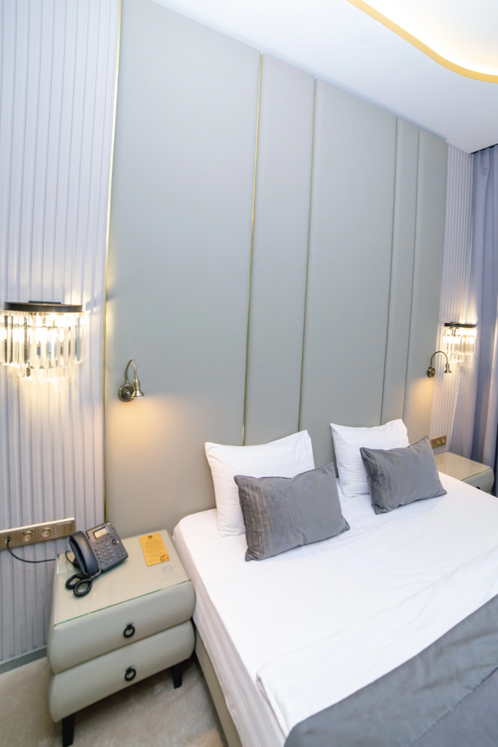 Отель Довгий