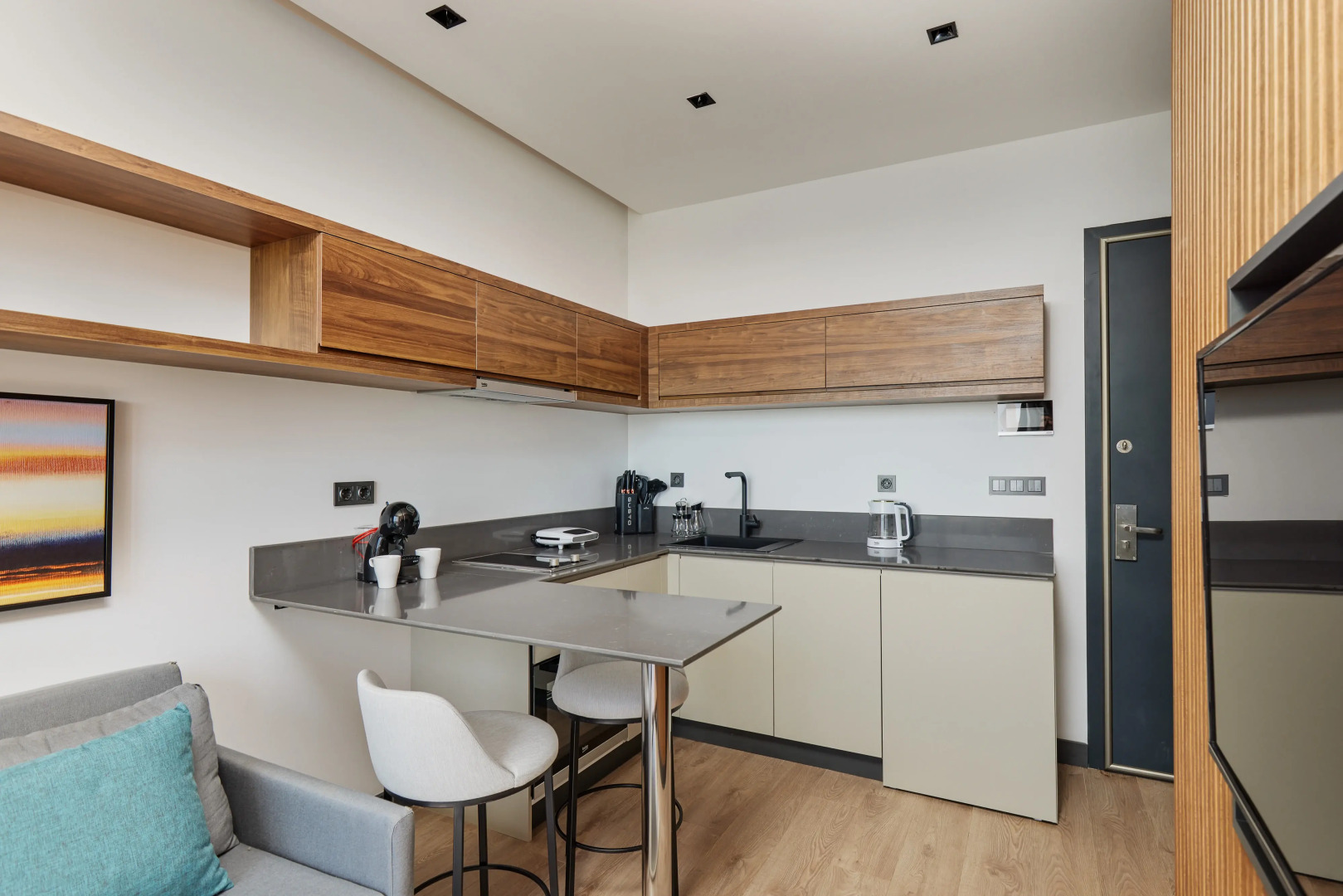 Апарт-отель Bayview Hills Luxury Residences