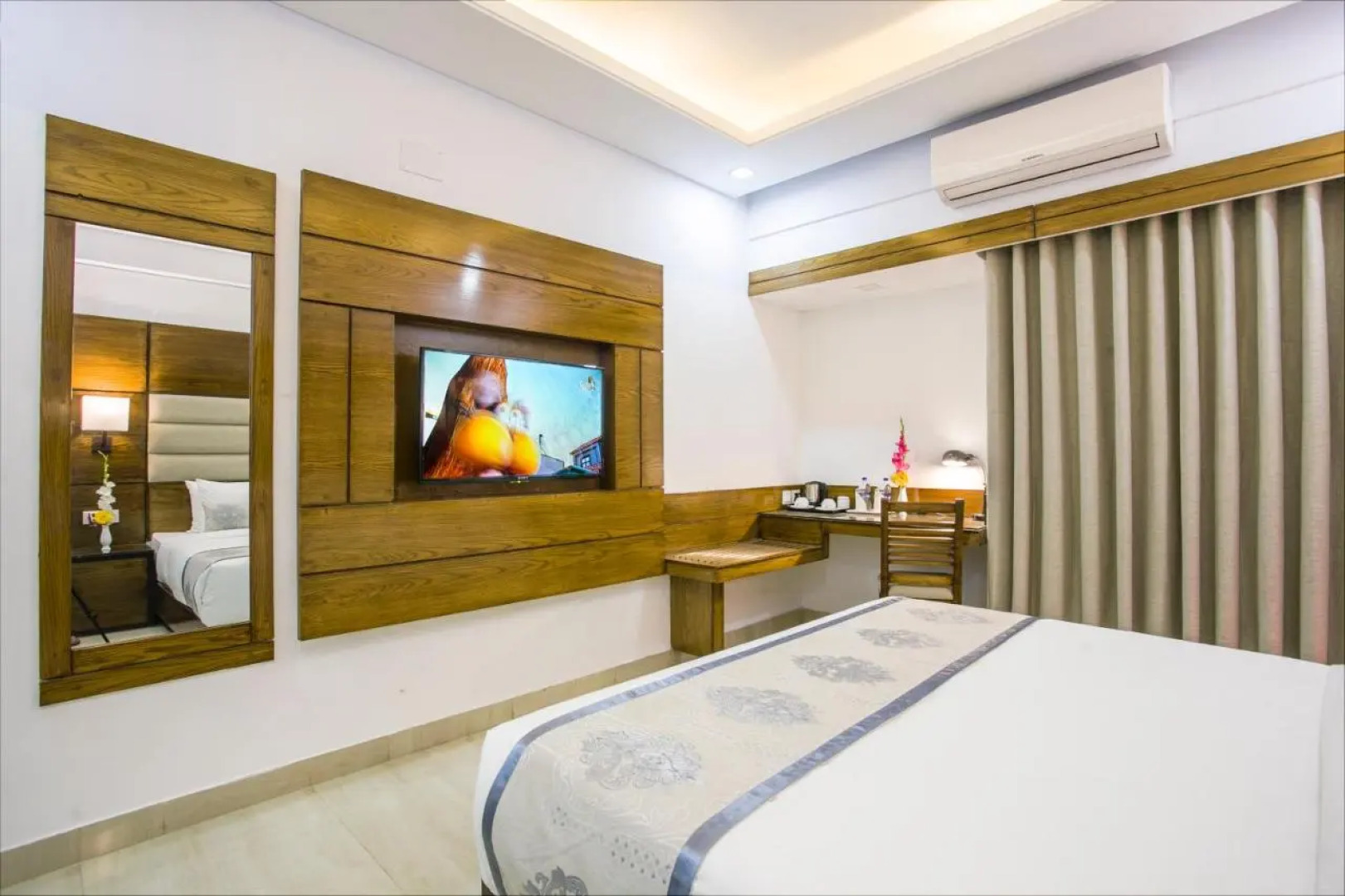 Отель White Palace