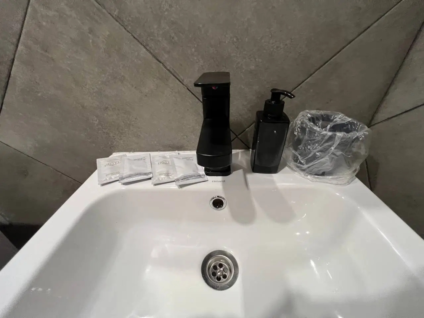 Апартаменты с Ремонтом для Пocуточной Арeнды