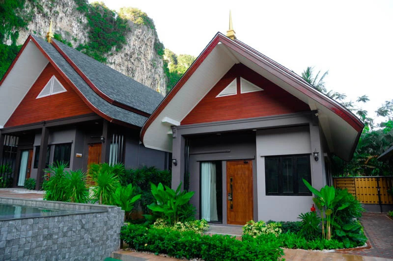 Отель The Scene Cliff View Villas