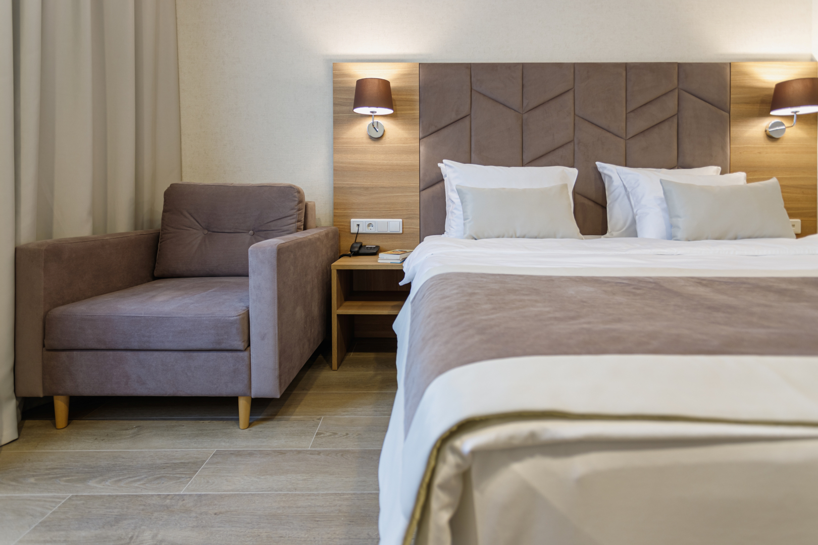 Отель Диона