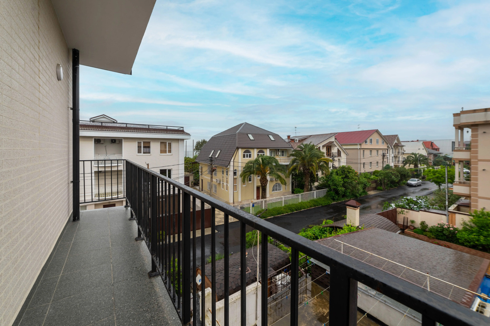 Квартира уникальная студия со своим балконом и видом на море