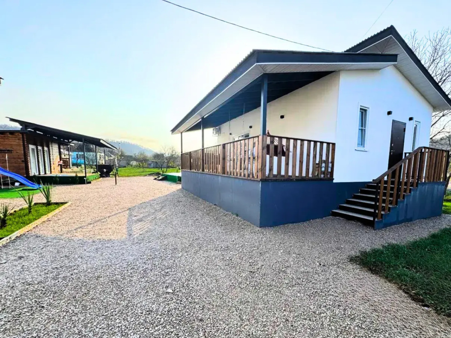 Частный дом с бассейном и баней