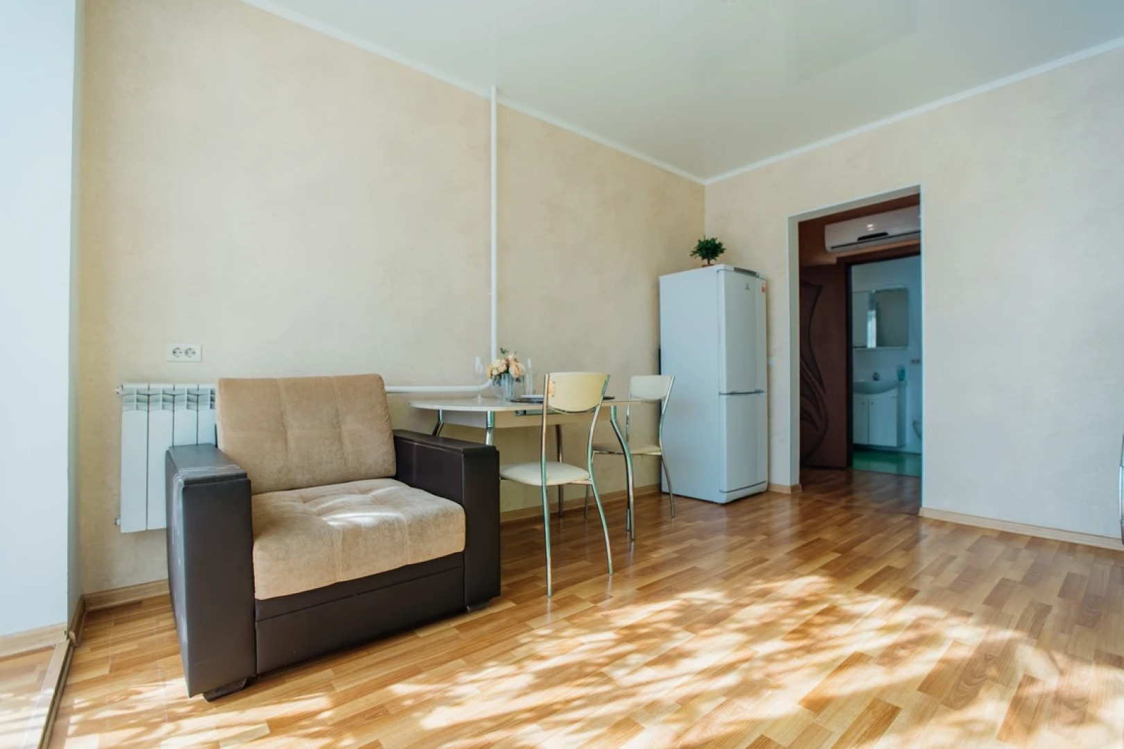 Апартаменты возле Музея Космонавтики в Новом доме с Панорамными окнами 4/16