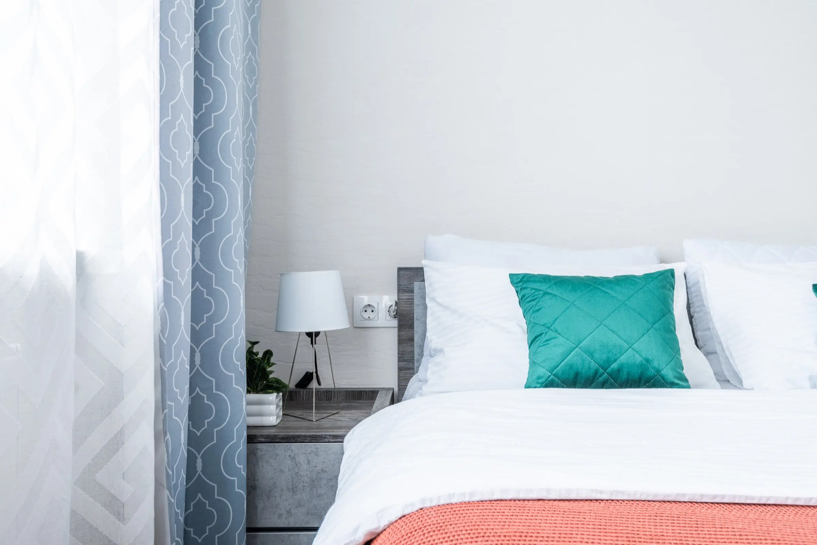 Квартира на сутки Центр Новый дом Кондиционер Wi-Fi Кухня объединена с жилой зоной Отдельная спальня