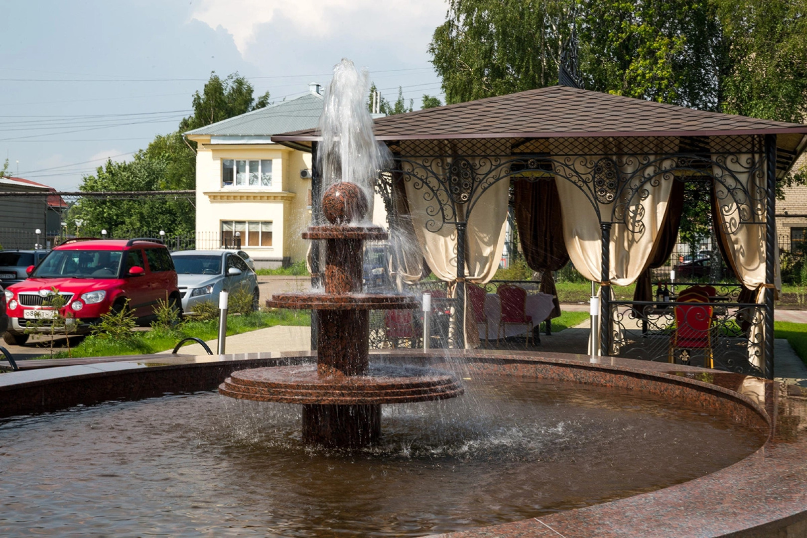 Отель Корона