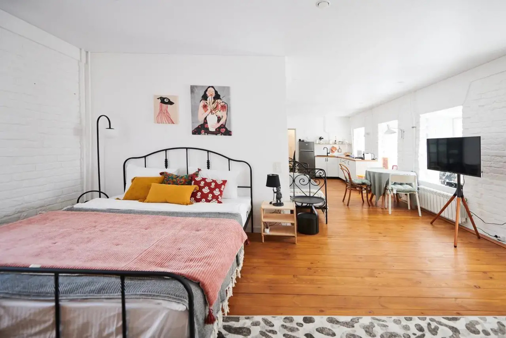 Апартаменты ДзенХоум Символ 8