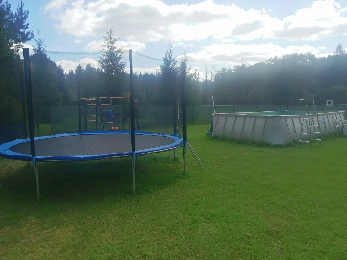 Частный дом с верандой и сауной