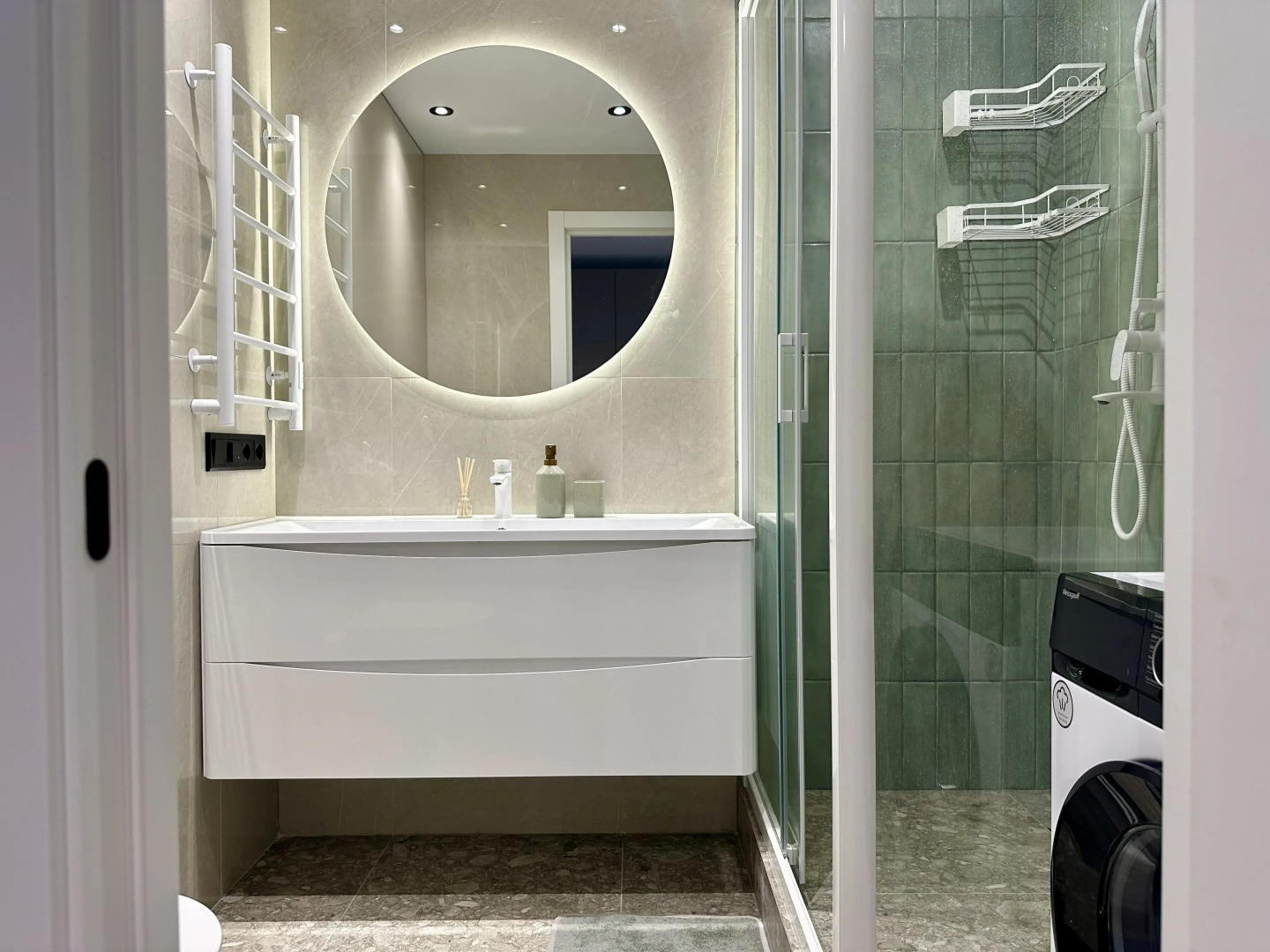 Квартира Happy Mercury просторная студия рядом с метро недалеко от центра