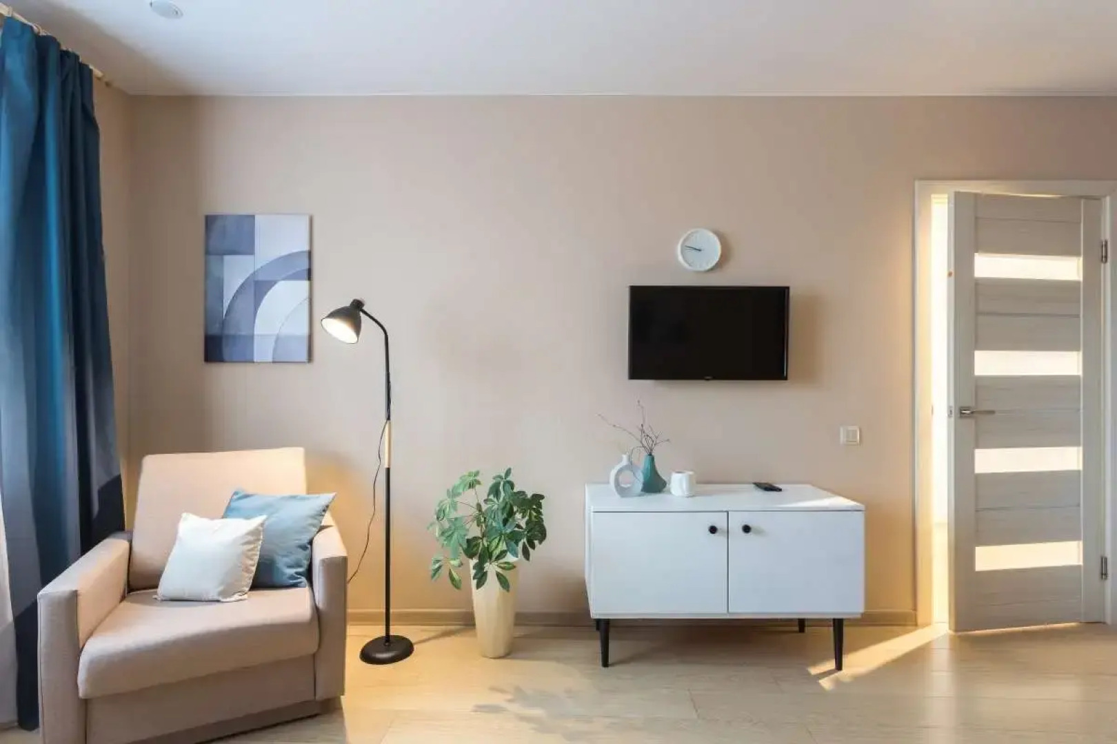 Апартаменты двухкомнатные с Видом на Привокзальную Площадь Hygge Karelia