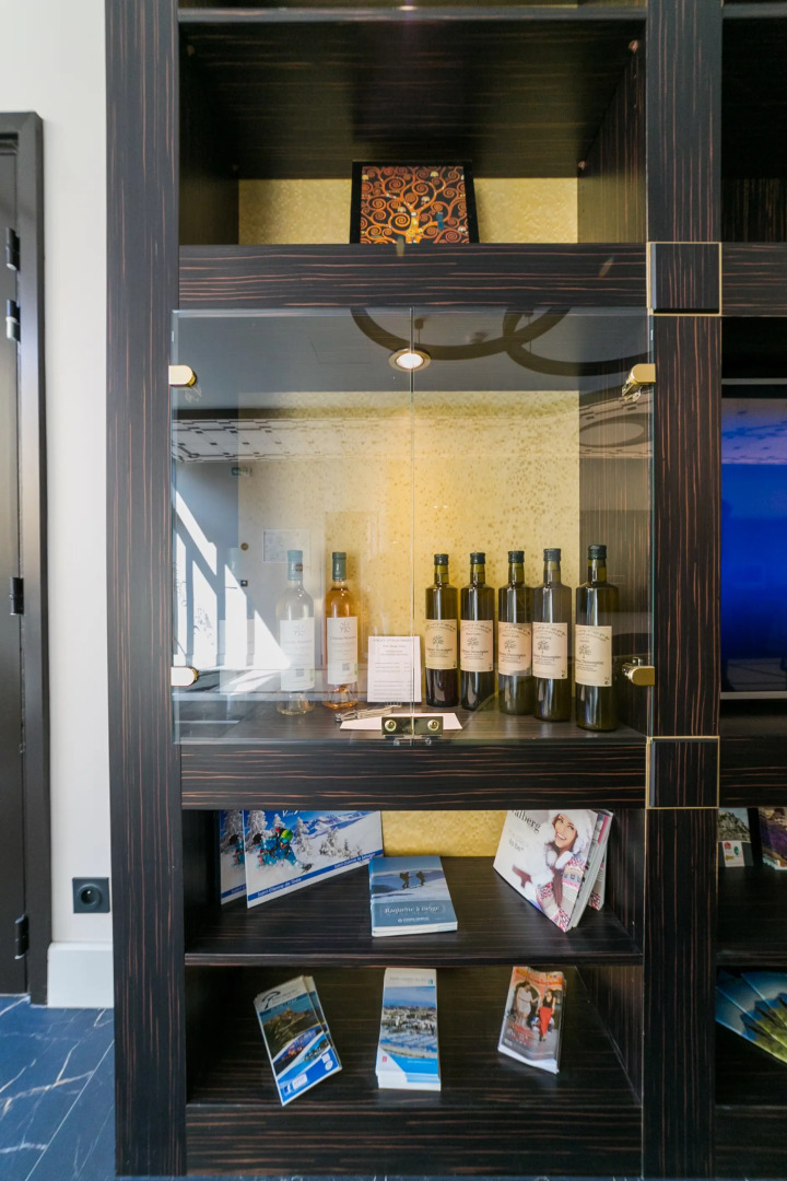 Отель Best Western Journel Saint-Laurent-Du-Var