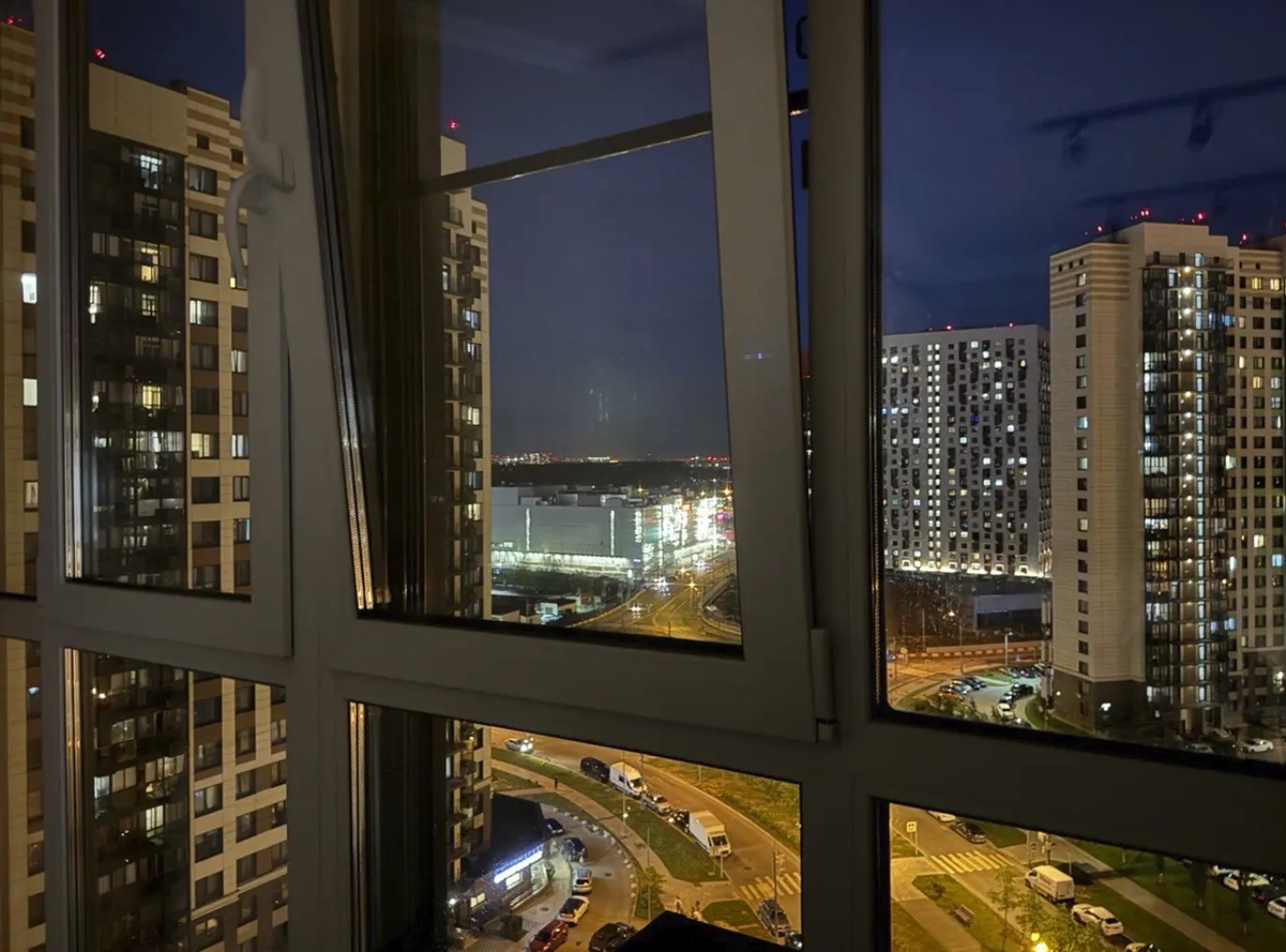 Квартира с панорамным остеклением и дизайнерским ремонтом