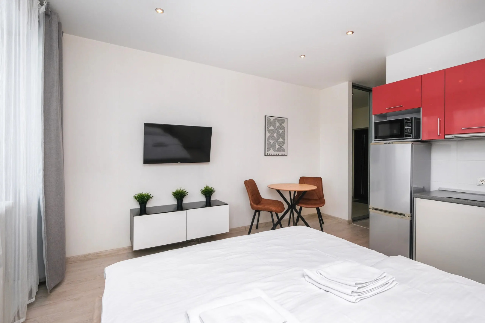 Апартаменты Домант Романова 60/1 (4)