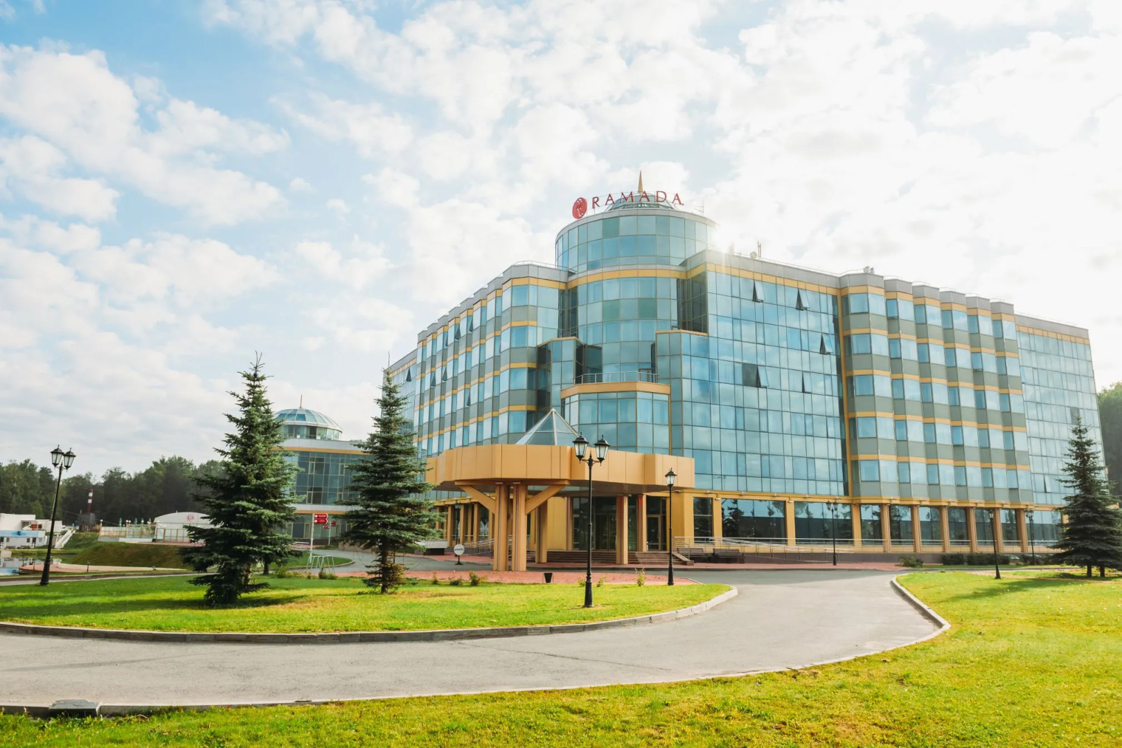 Отель Рамада Екатеринбург (Ramada Yekaterinburg)