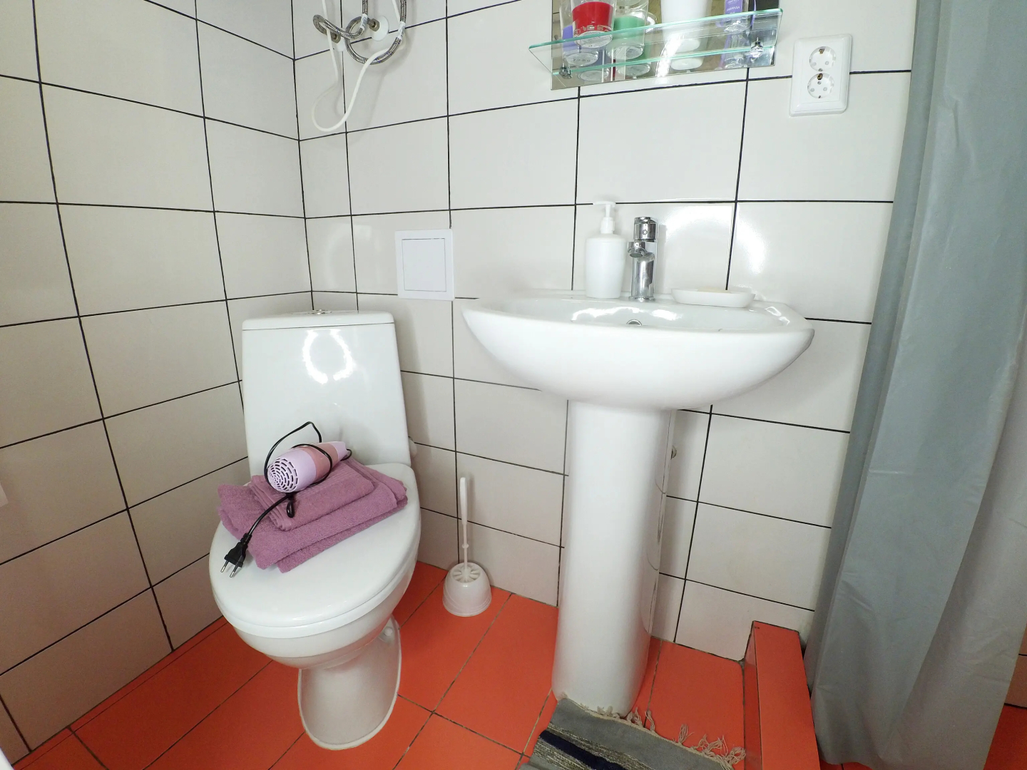 Студия 2 Тат Хаус на улице Нурсултана Назарбаева 9 в центре города у станции метро