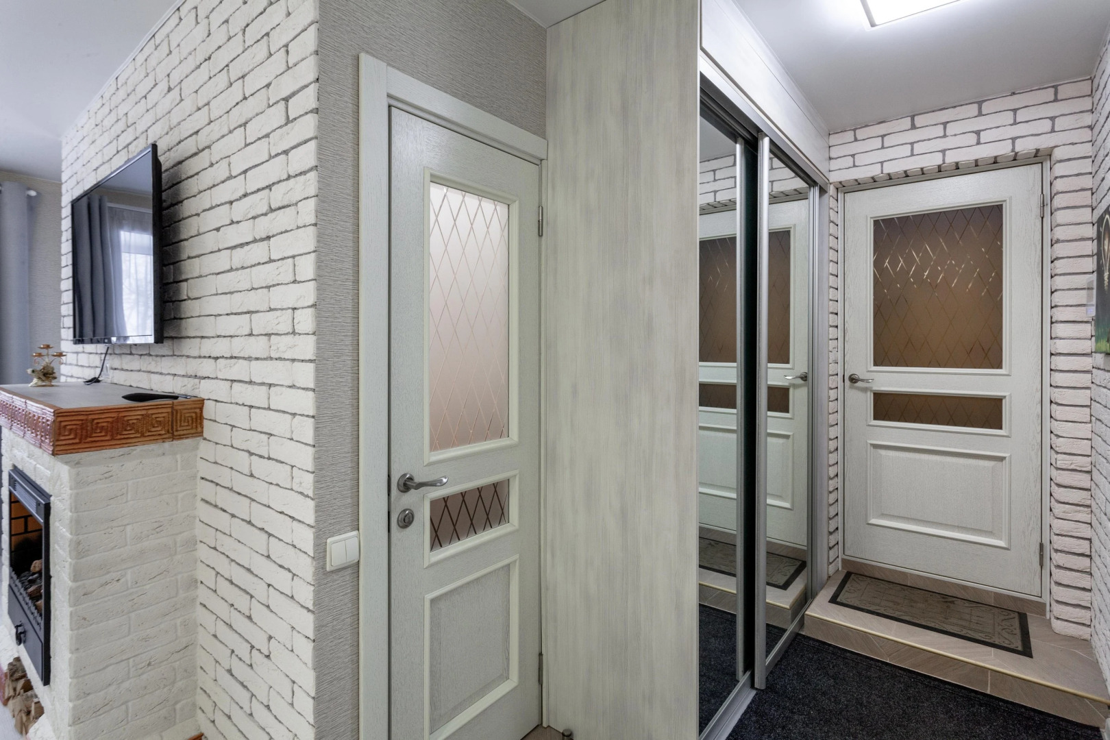 Квартира с камином у площади Ленина