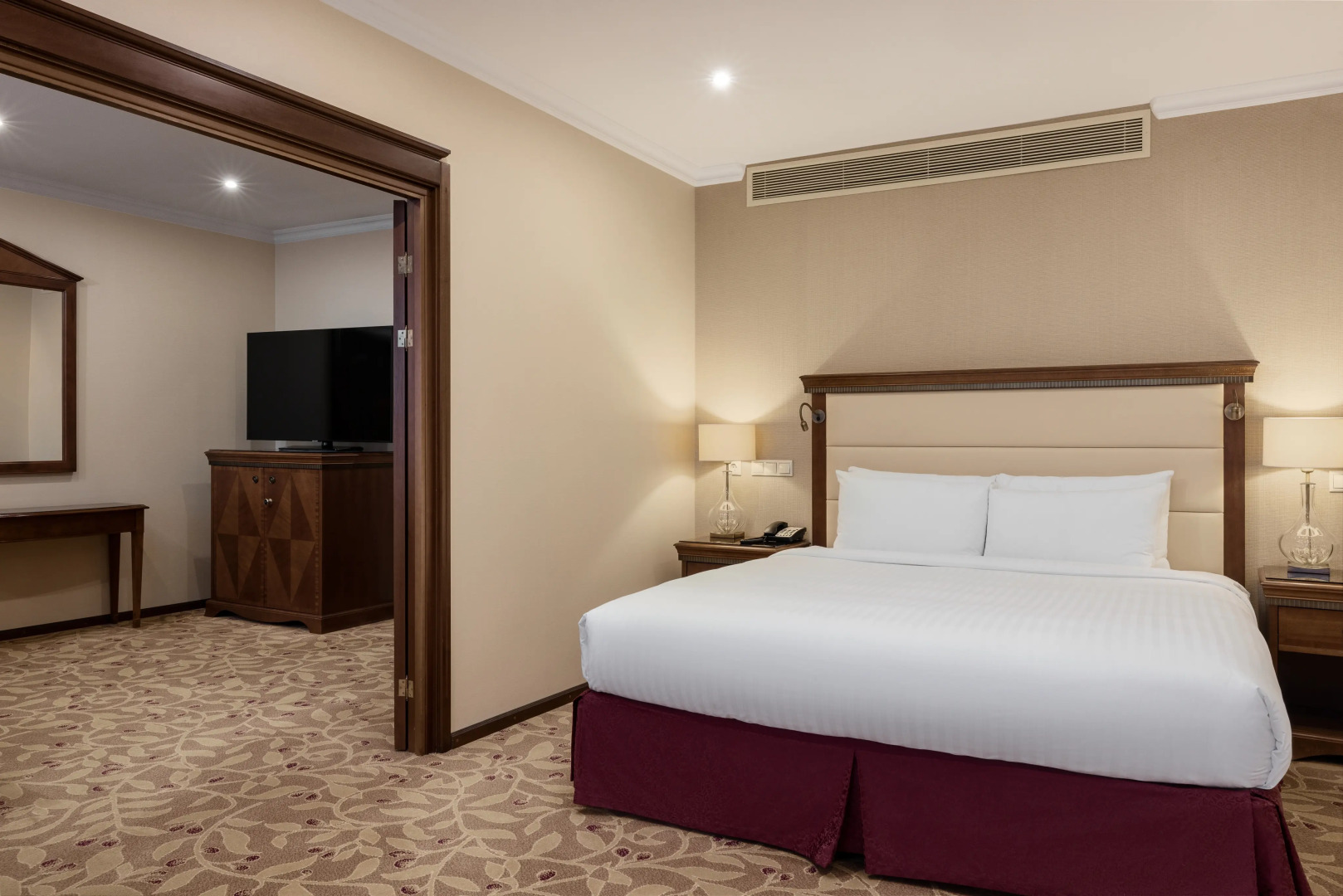 Сафмар Аврора Люкс (бывший Марриотт Ройал Аврора)