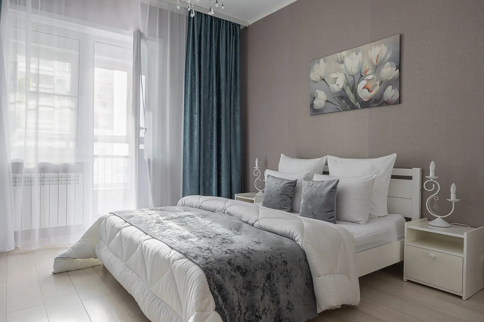 Апартаменты с двумя спальнями, в центре города, у канатной дороги