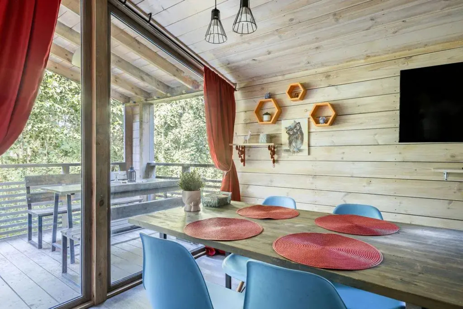 Частный дом у озера Кипень