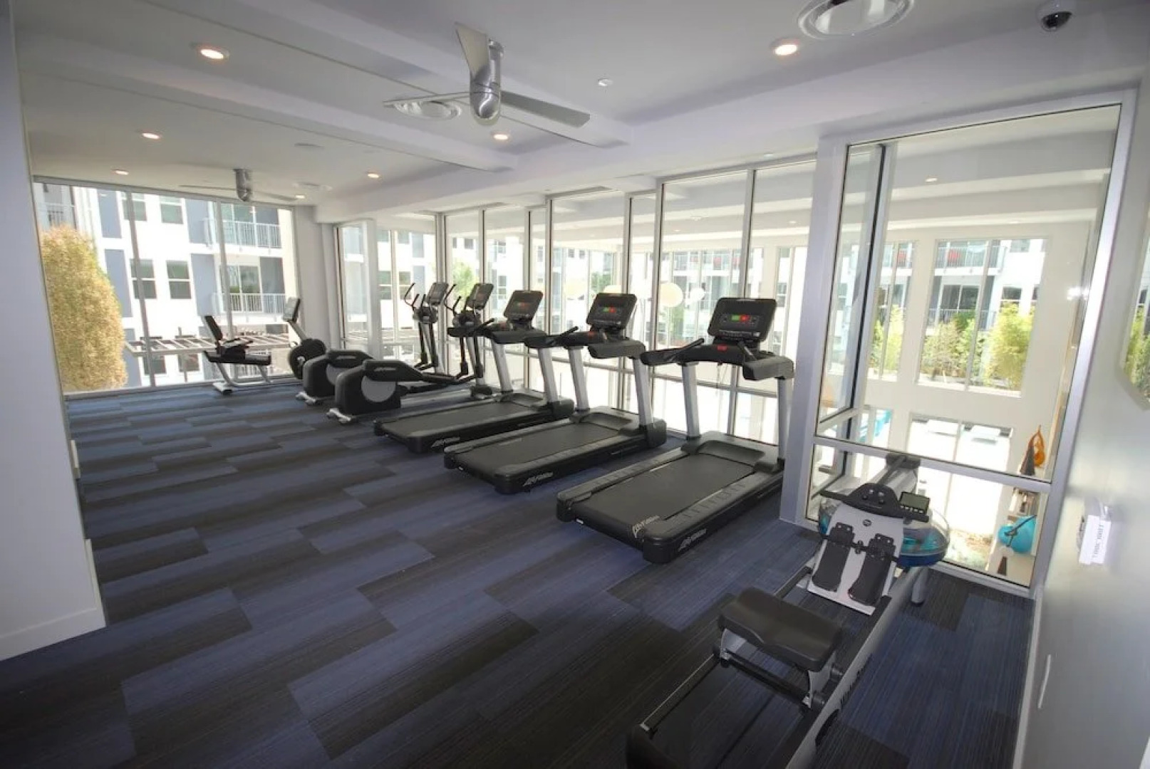 Апартаменты Spectacular Apartments by BCA Furnished