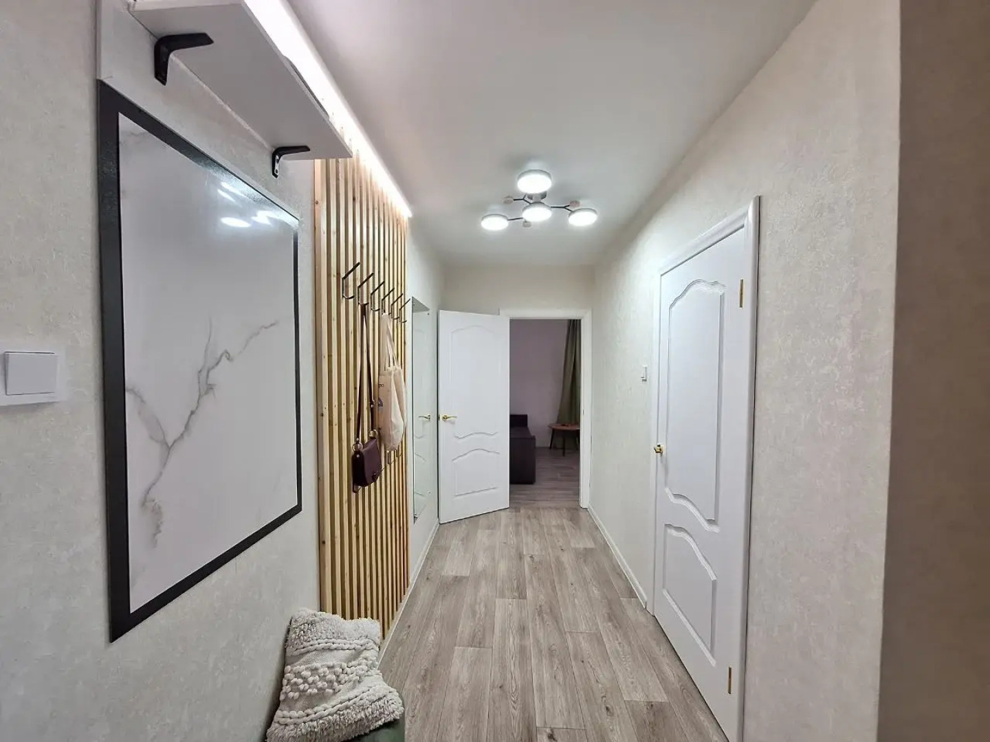 Квартира новая до 4+2 человек "Версаль апартмент"