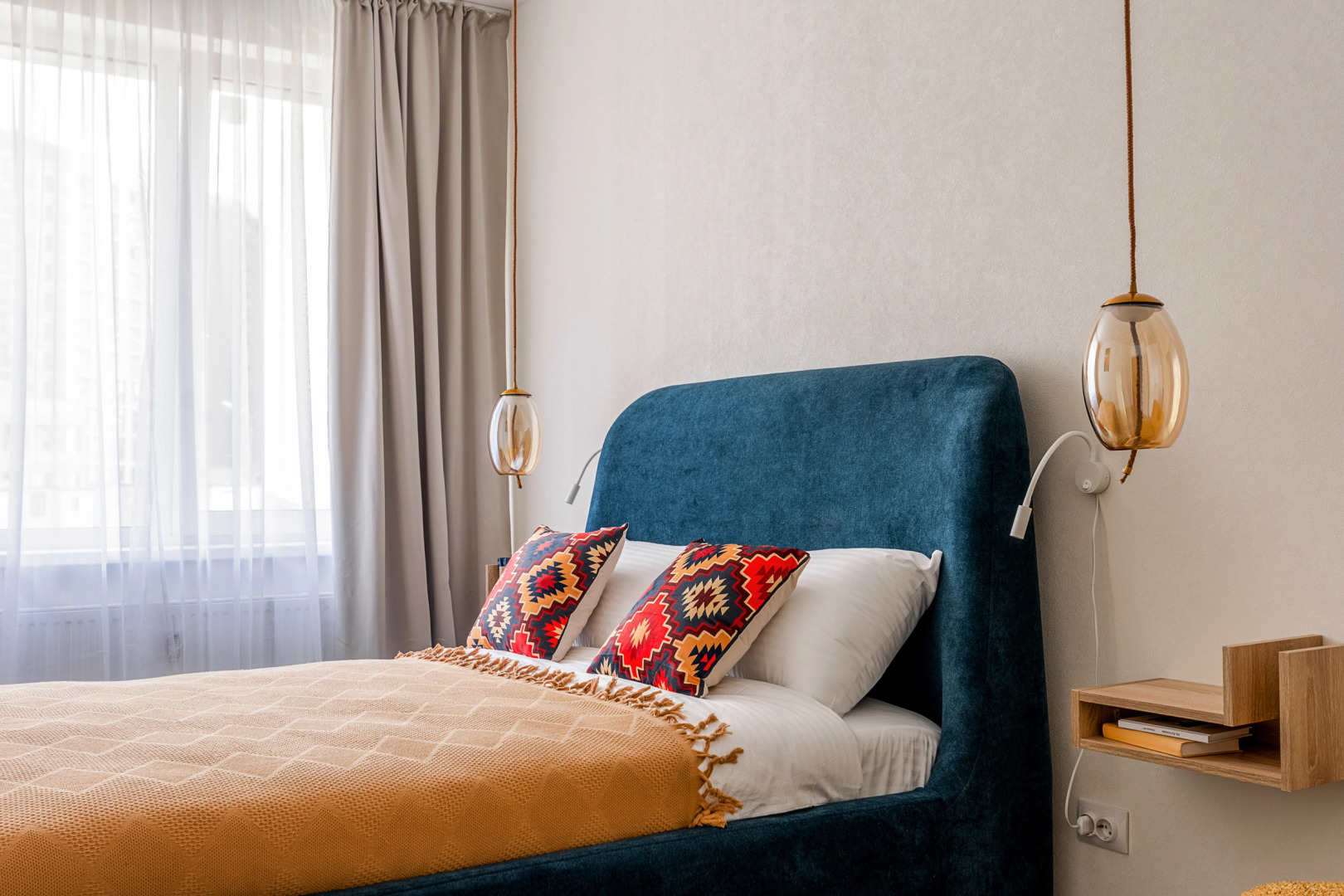 Апартаменты 1896. Дизайнерская Квартира с Тропическим Душем