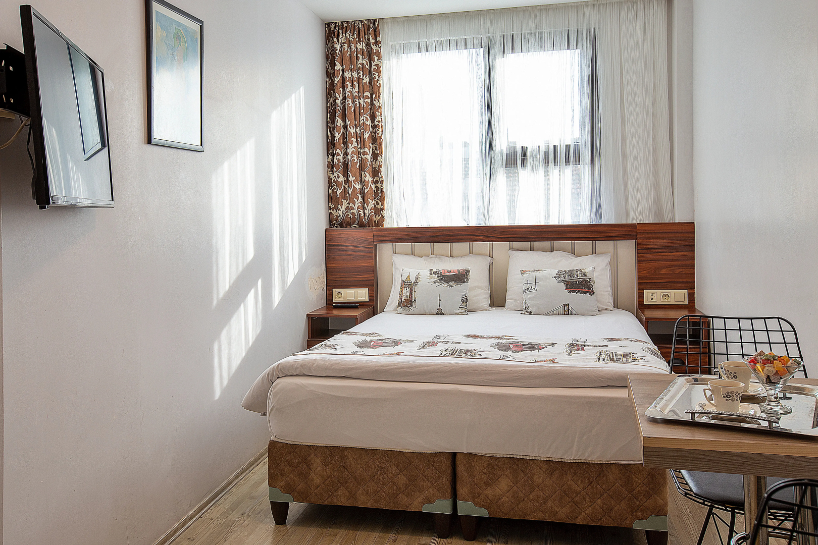 Отель Pera Sultan Suite