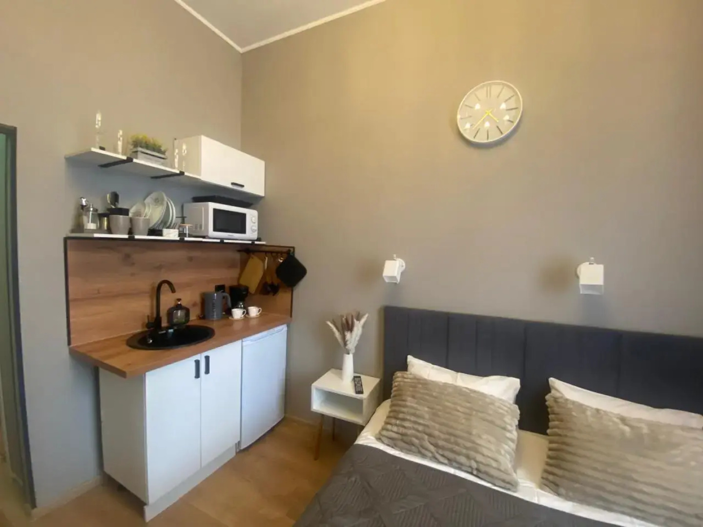 Квартира New Horizon Nevskiy 91 вид на главную улицу Петербурга из вашего окна