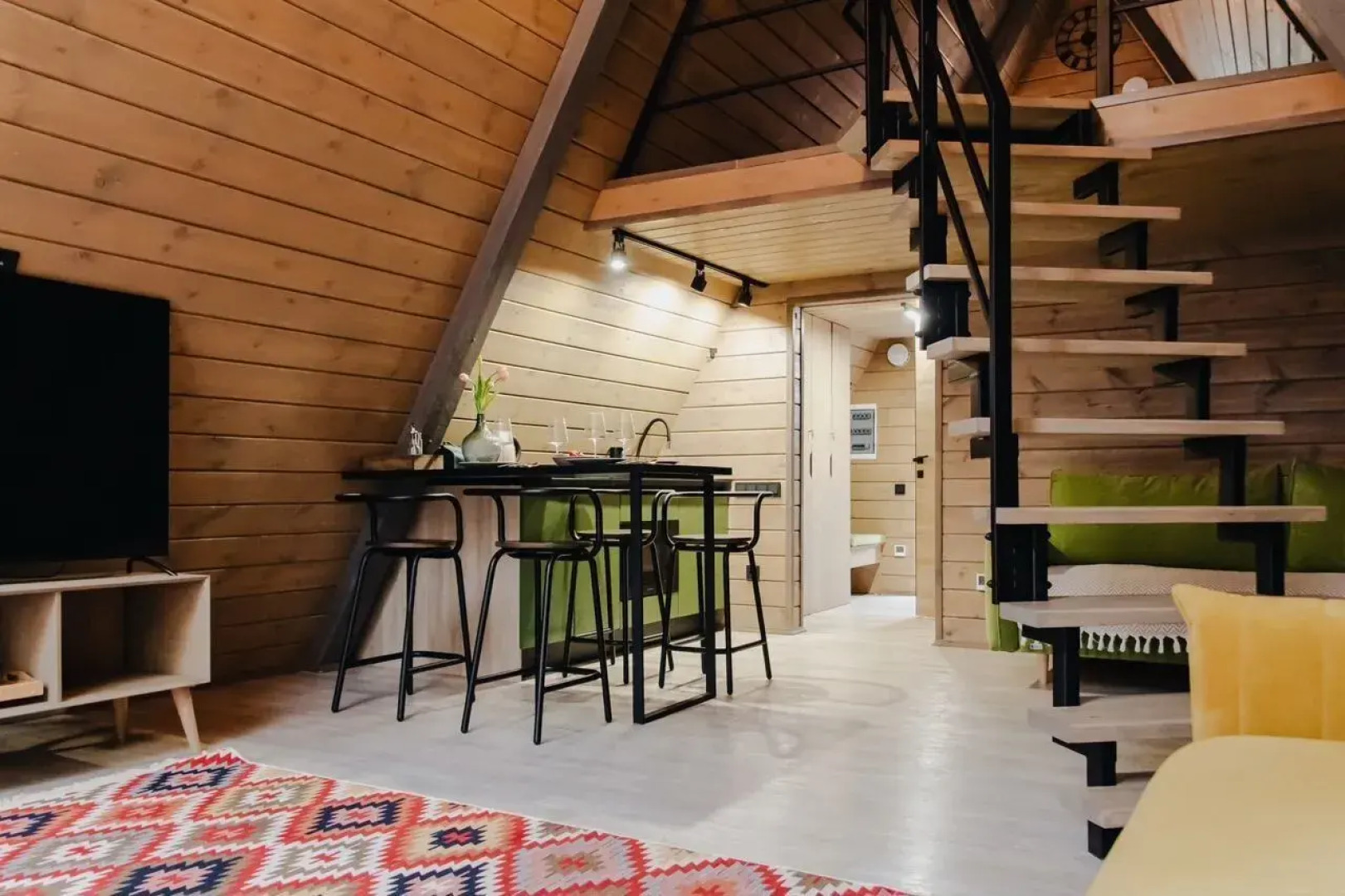 Частный дом Хвоя Темный