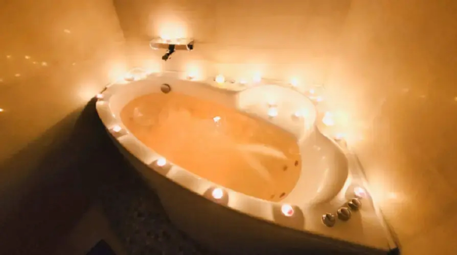 Апартаменты трёхкомнатные на Бобруйской 21