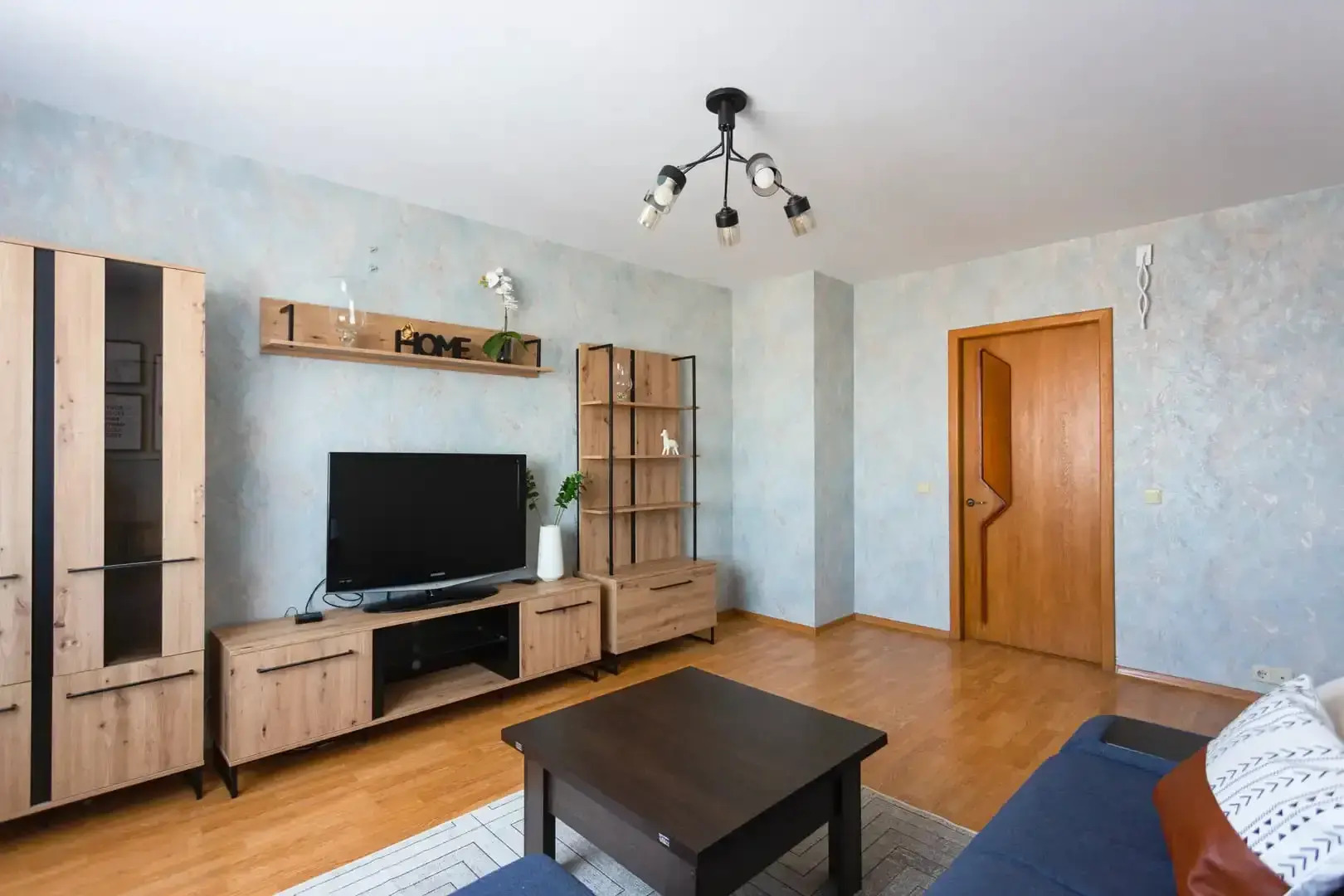 Квартира трехкомнатная в 15 минутах от центра