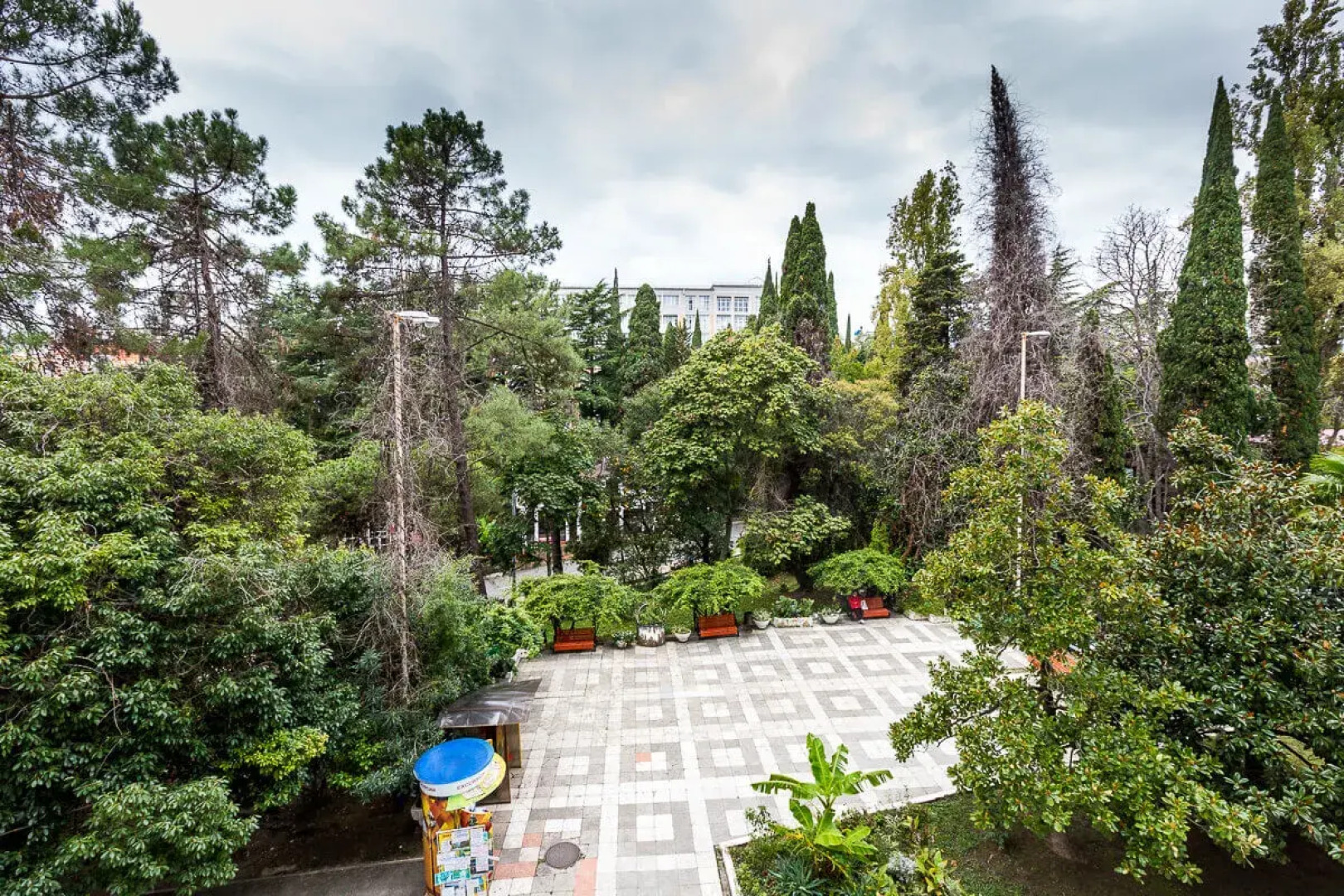 Апартаменты Светлана-Центр у моря с видом на сквер и центр