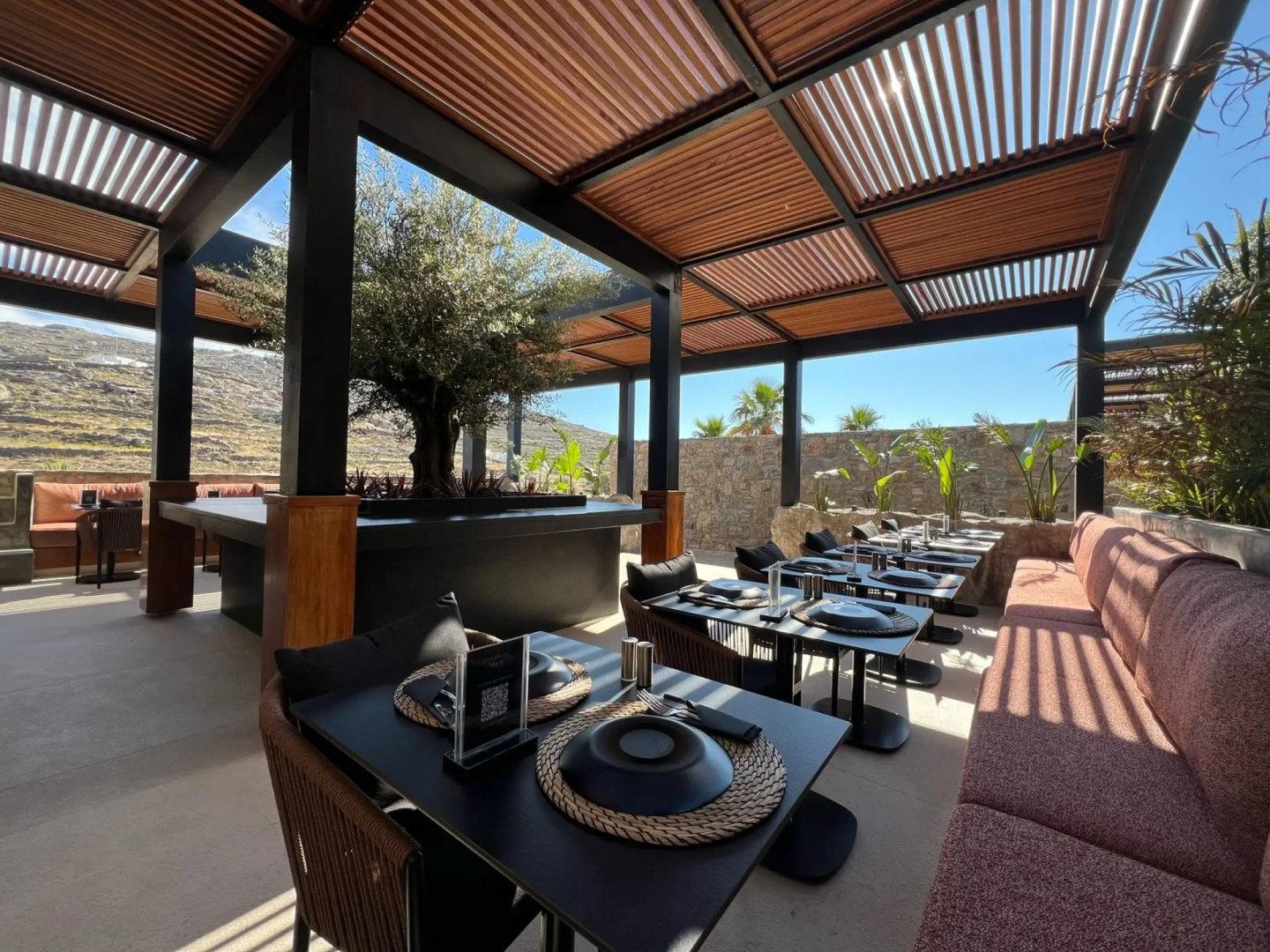 Отель Ftelia Black Villas