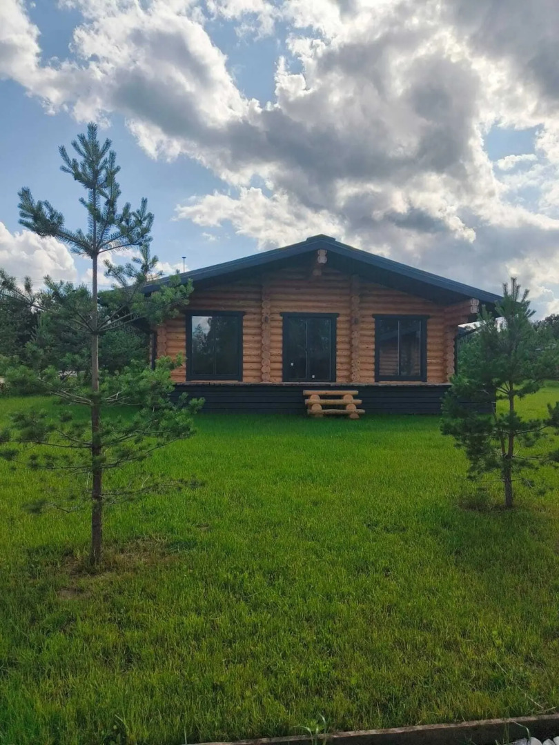 Частный дом в поселке Разливы-1, 8Б