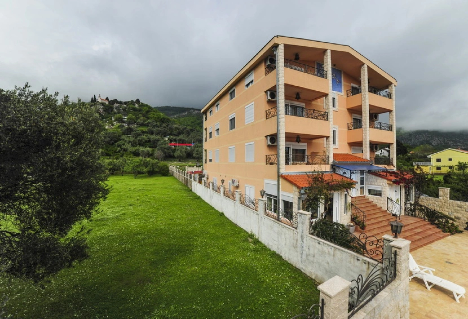 Апарт-Отель Villa Dolphin