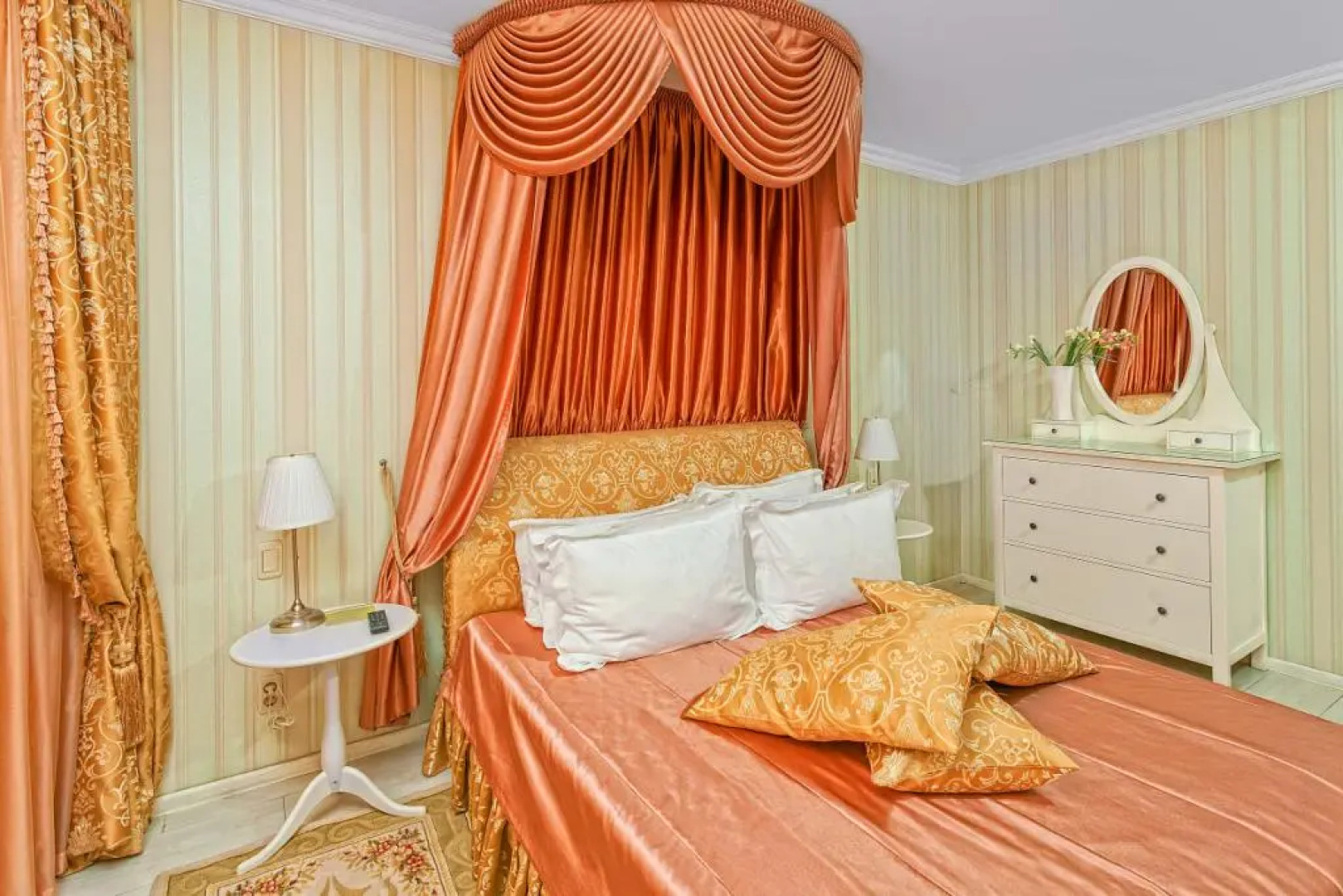 Отель Аврора