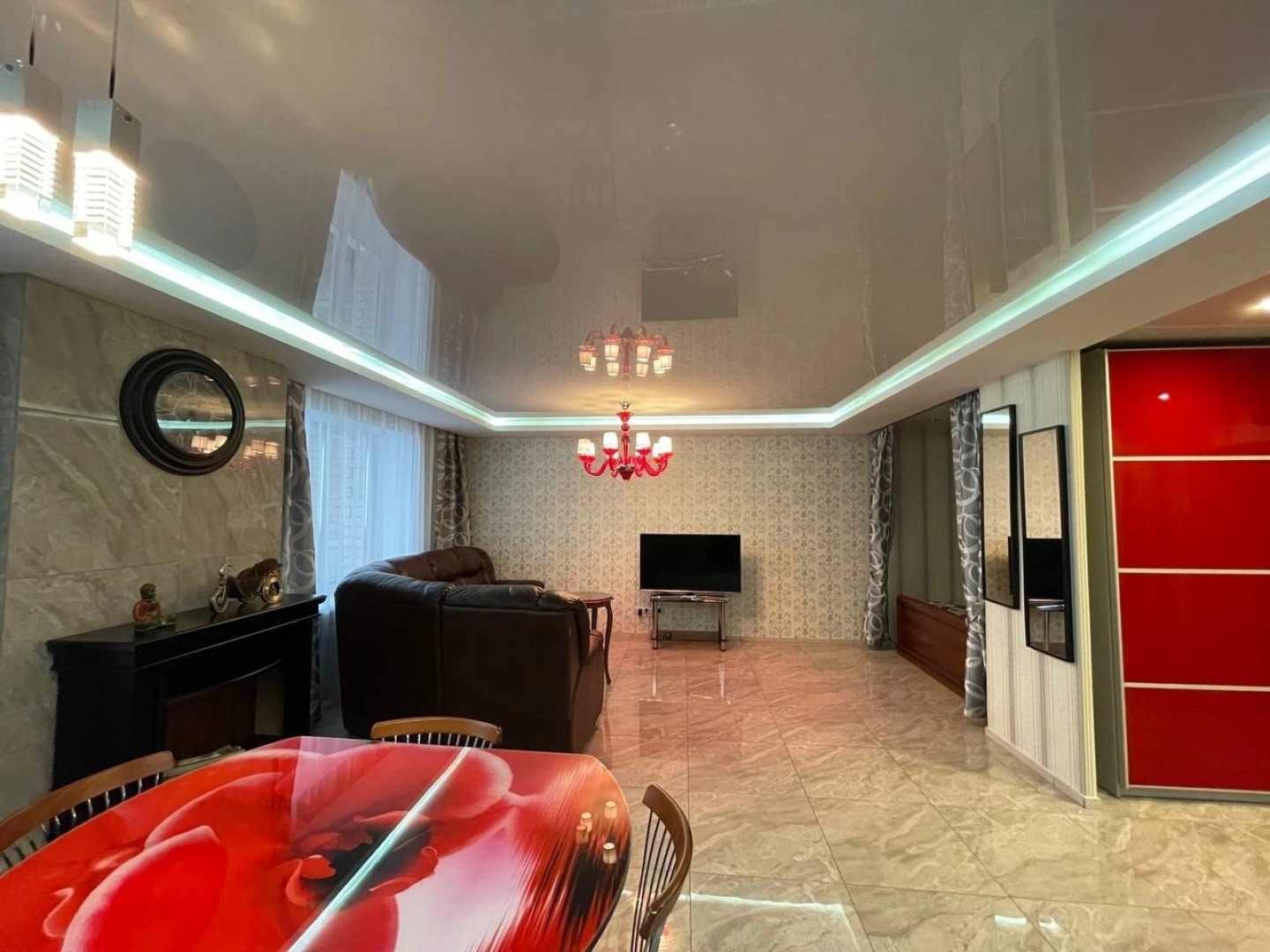 Квартира Толстой Пионерская Red