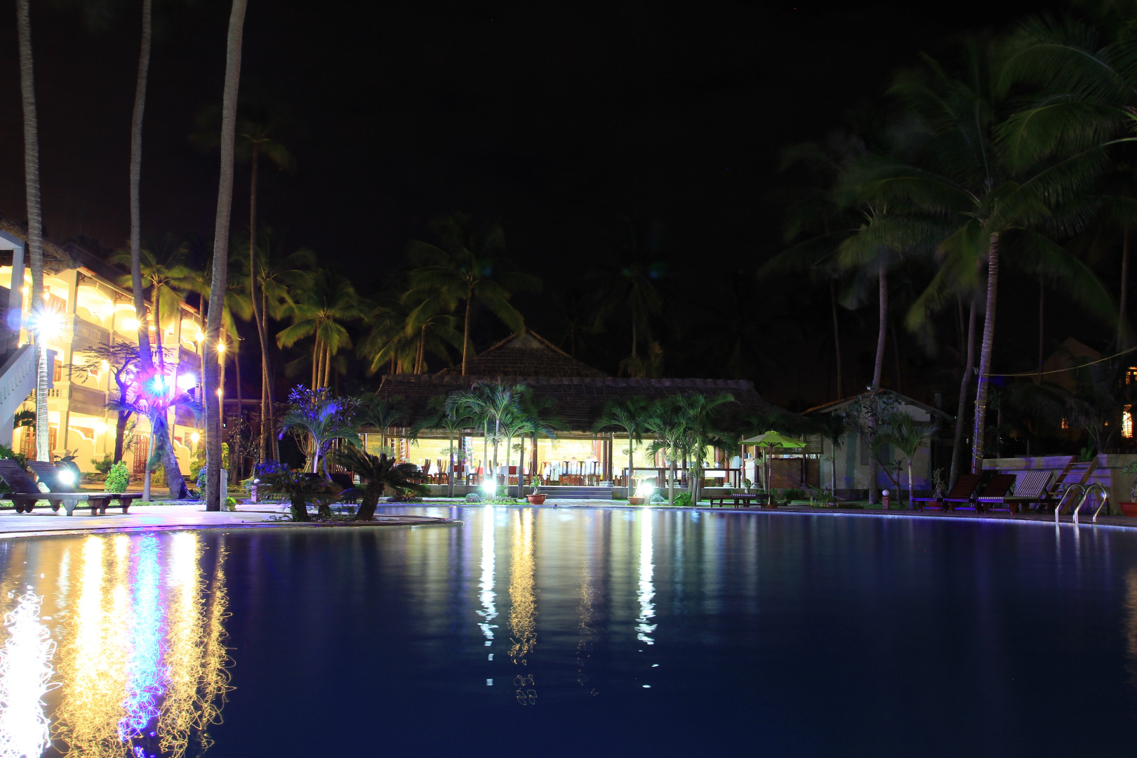 Отель Little Paris Resort & Spa Mui Ne